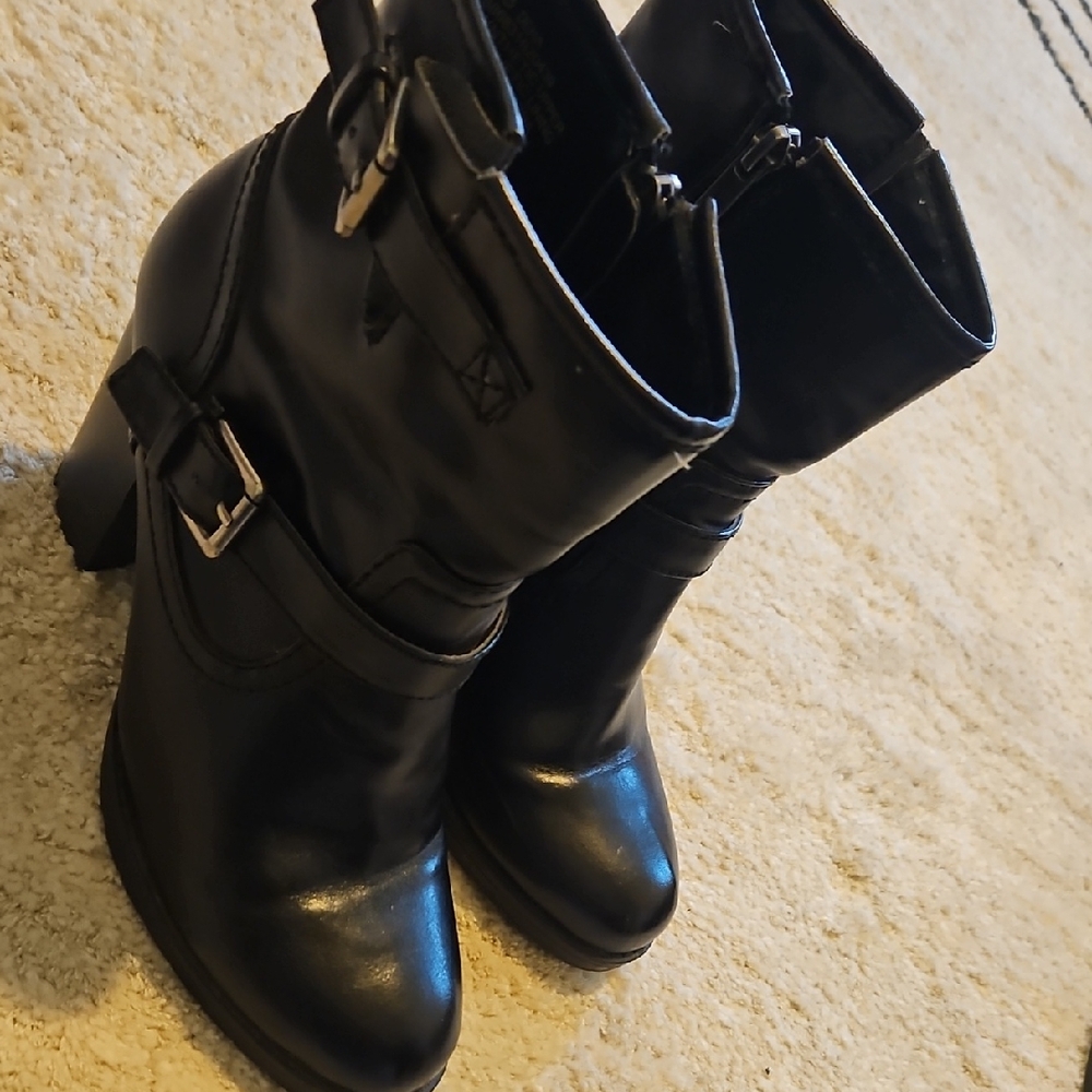 Chaps Black Patent Mid-Calf Buckle Platform Heeled Boots